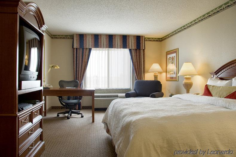 Hilton Garden Inn Minneapolis Maple Grove Room photo